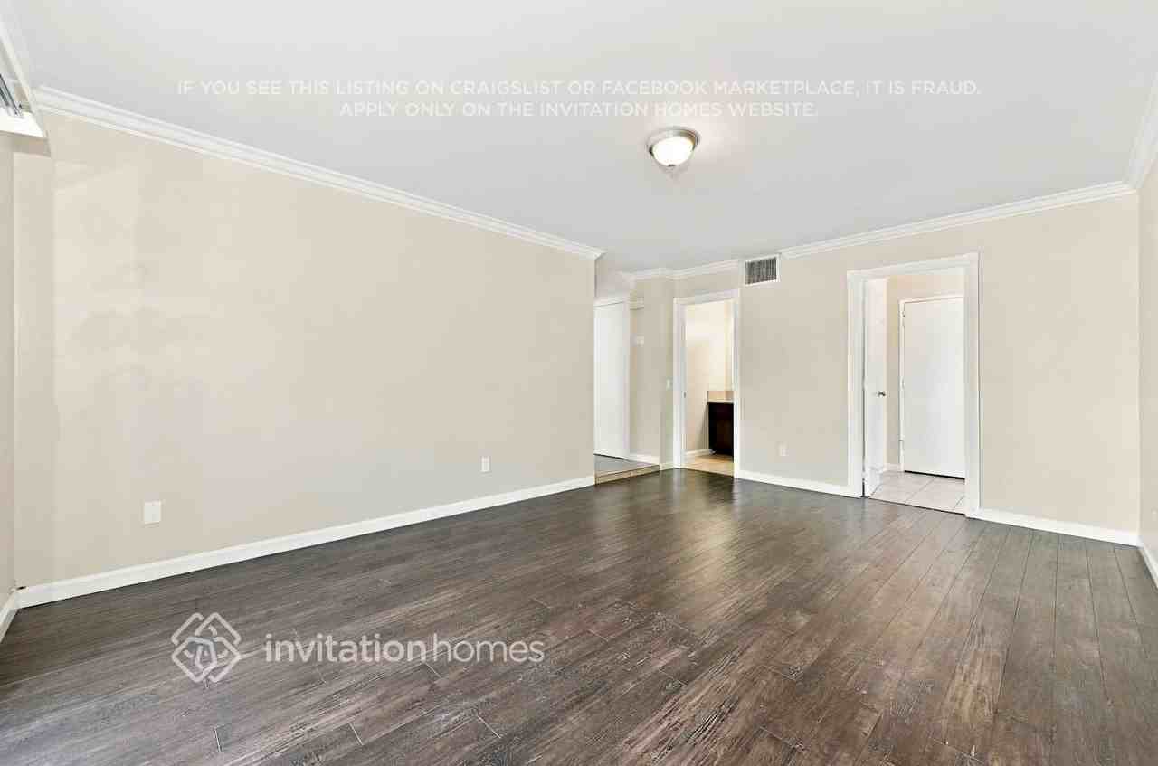 18931 Ingomar St - Photo 5 of 18