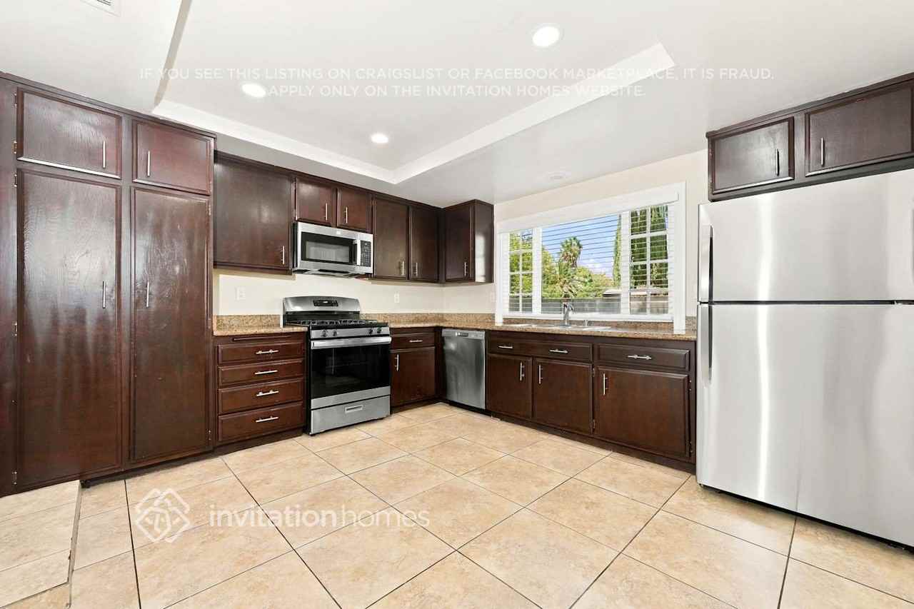 18931 Ingomar St - Photo 6 of 18