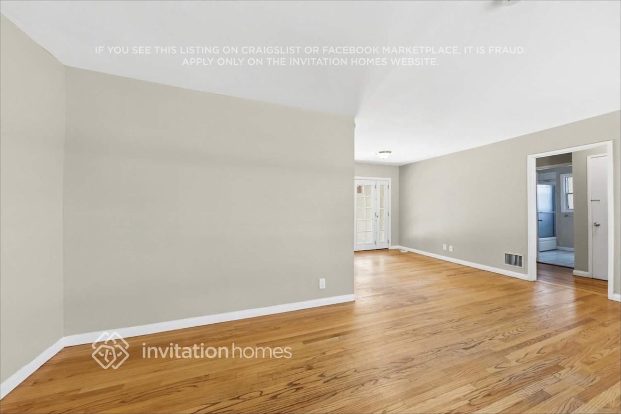 9700 Odessa Ave - Photo 4 of 19