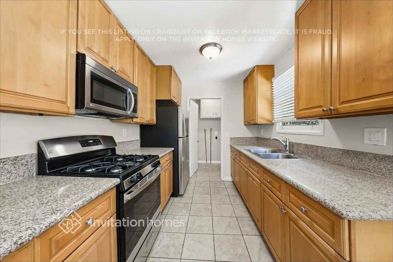 9700 Odessa Ave - Photo 5 of 19