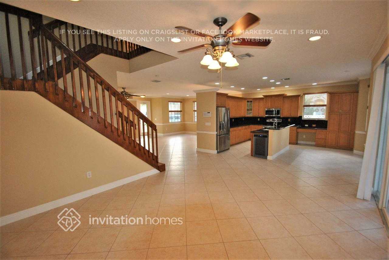 1231 Oakwater Dr - Photo 4 of 17