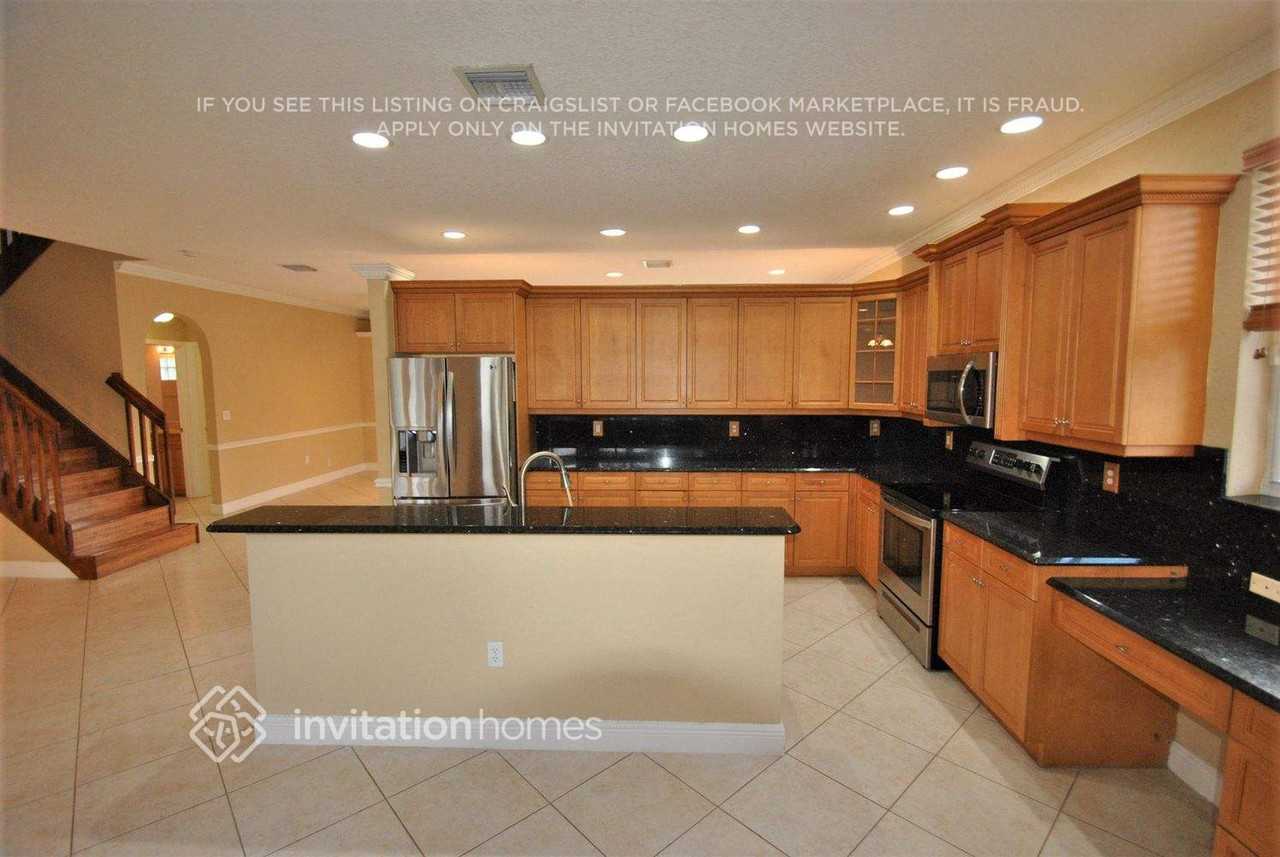 1231 Oakwater Dr - Photo 6 of 17