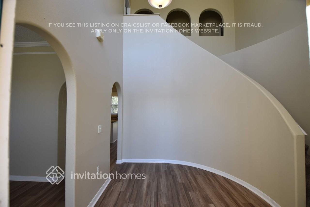 2413 Marcasite Loop - Photo 2 of 15
