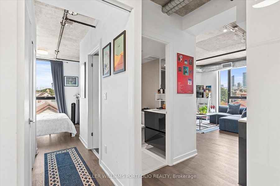 Queen St W & Bathurst St #404 - Photo 7 of 15