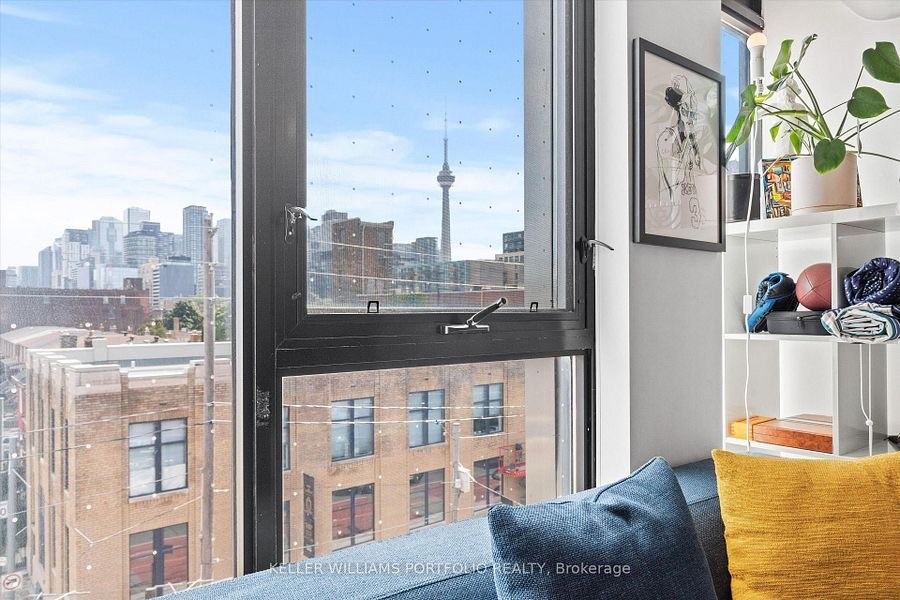 Queen St W & Bathurst St #404 - Photo 5 of 15