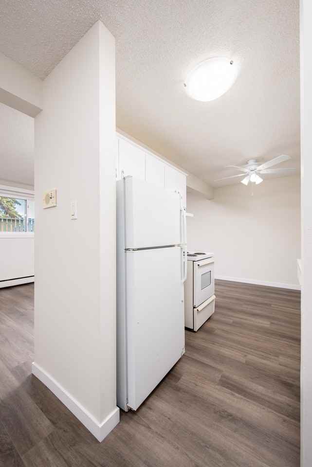 Emerald Court - Photo 2 of 14