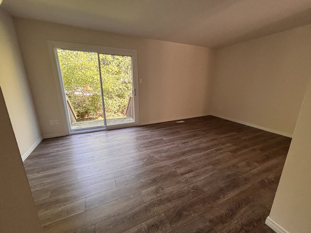 305 Briarhill - Photo 6 of 20