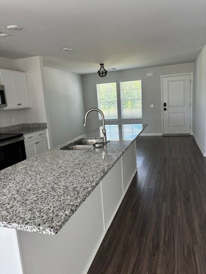 1298 Wilkins Rd - Photo 2 of 12