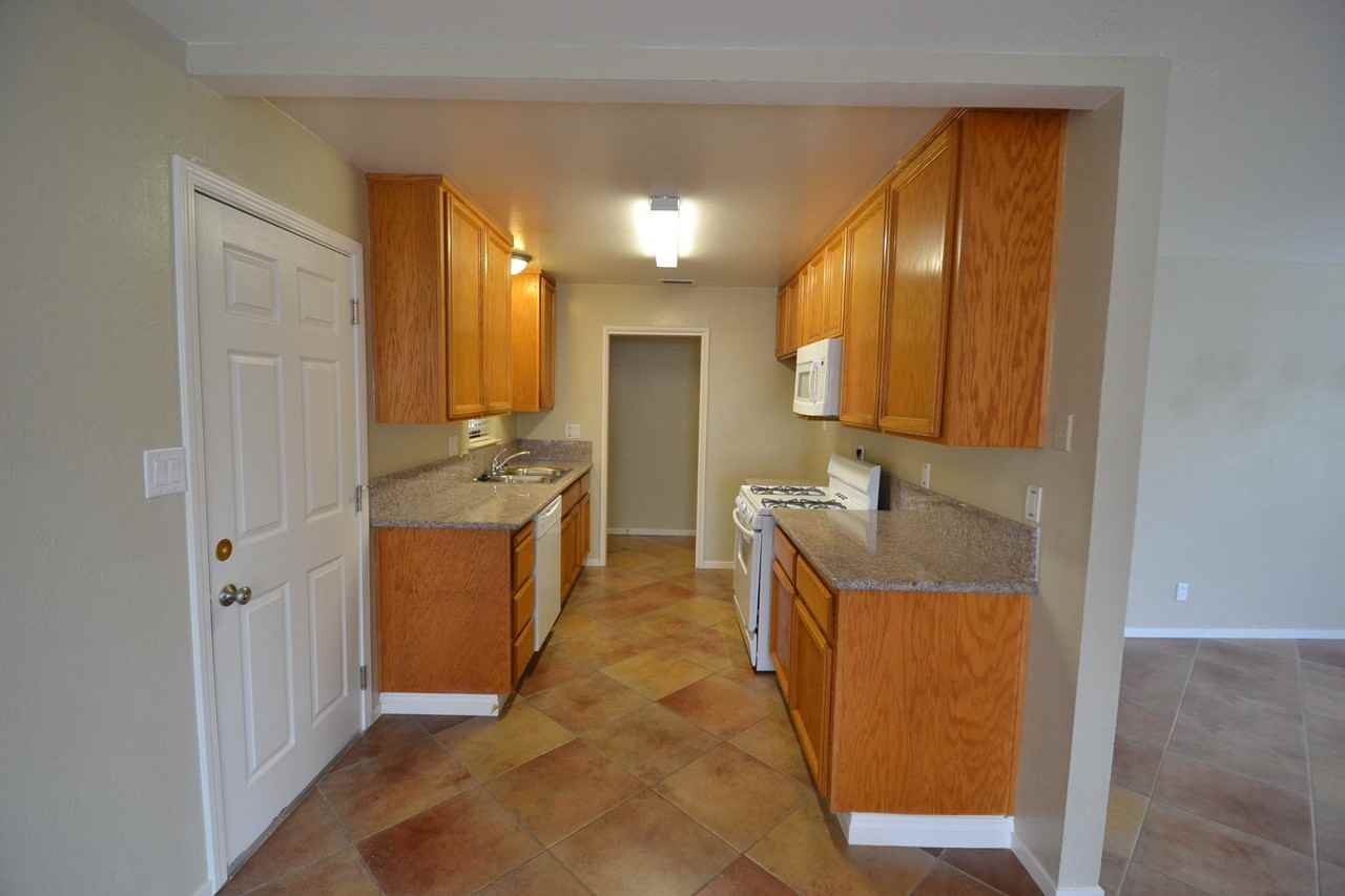 10620 Beclan Dr - Photo 2 of 7