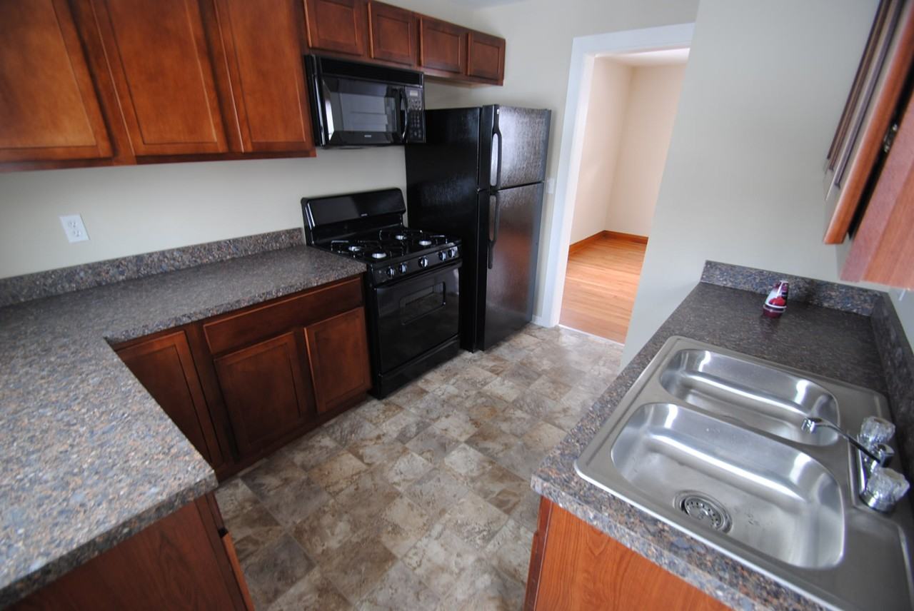 774 N Kenilworth Ave - Photo 2 of 9