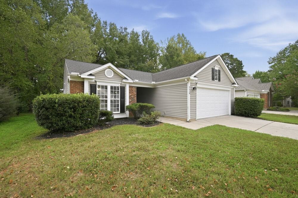 5410 Starflower Dr - Photo 3 of 16