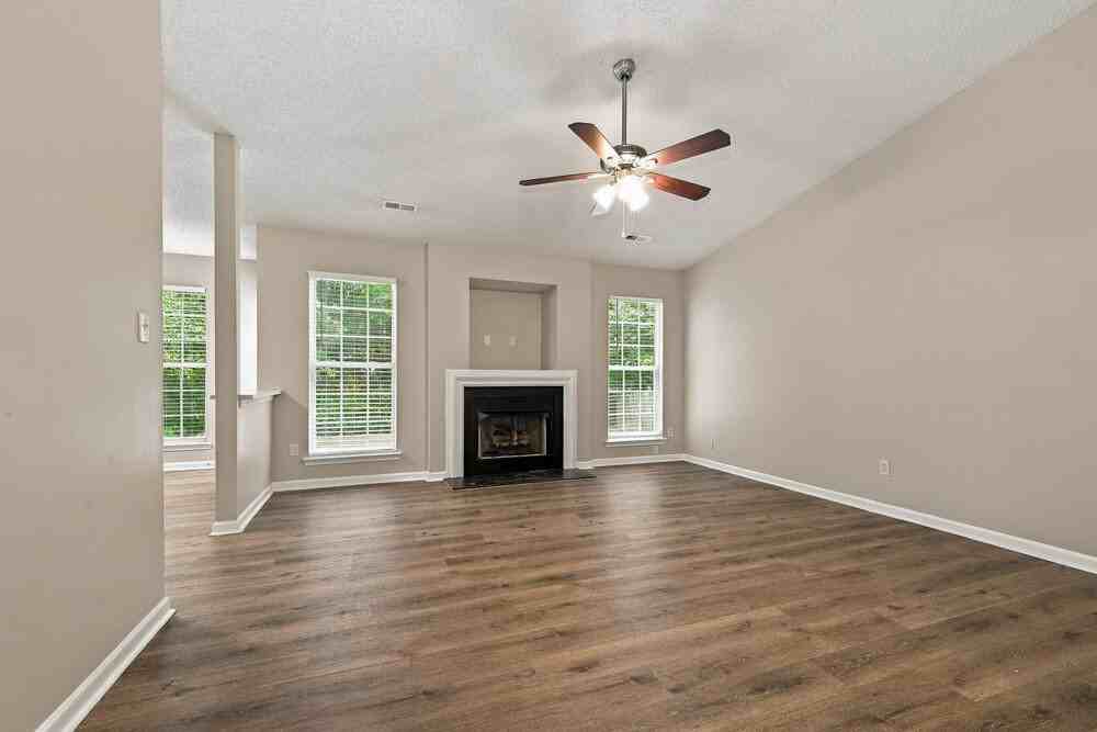 5410 Starflower Dr - Photo 4 of 16