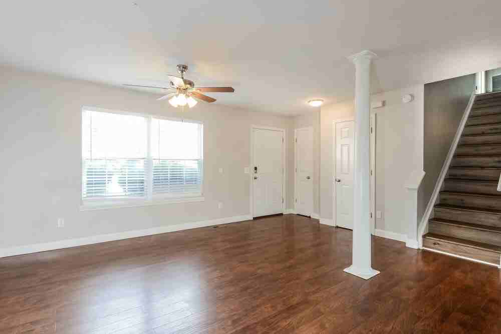 6238 Tybalt Pl - Photo 5 of 18