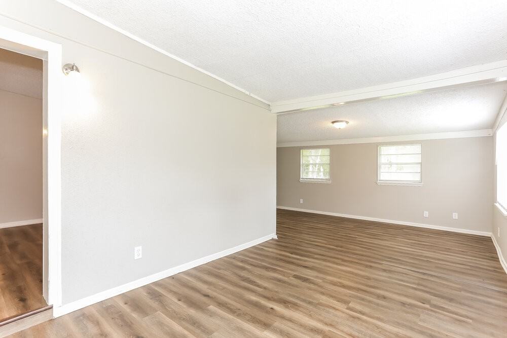 3045 W 15th St - Photo 4 of 16