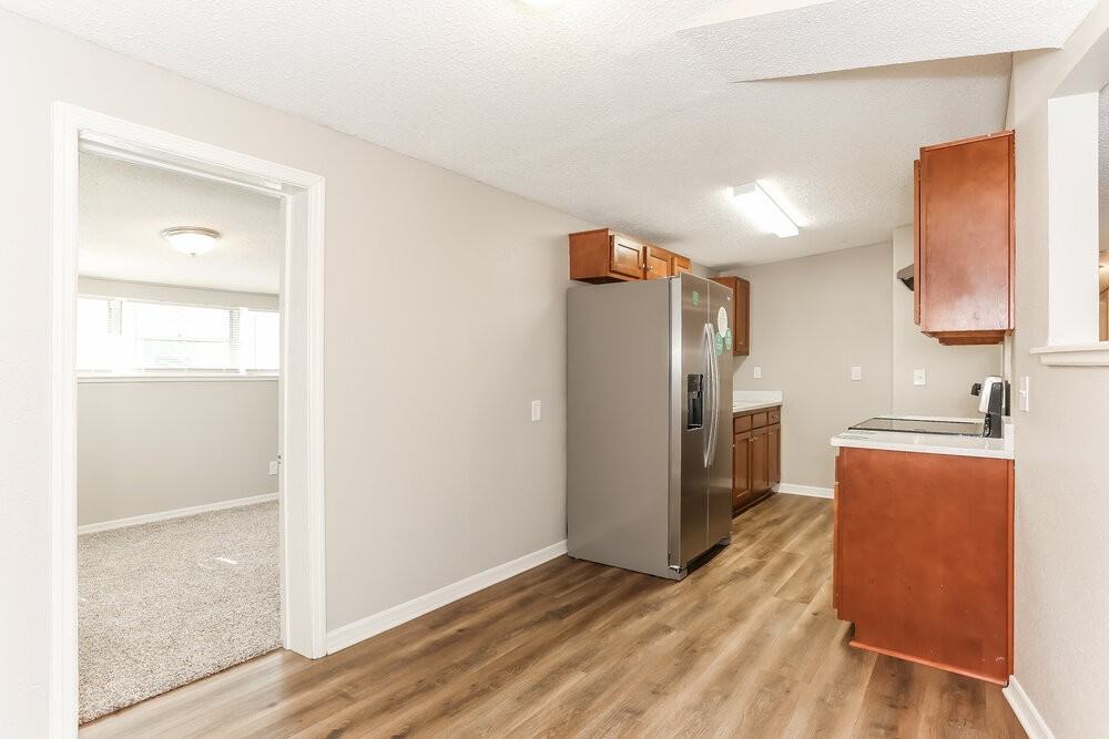 3045 W 15th St - Photo 6 of 16