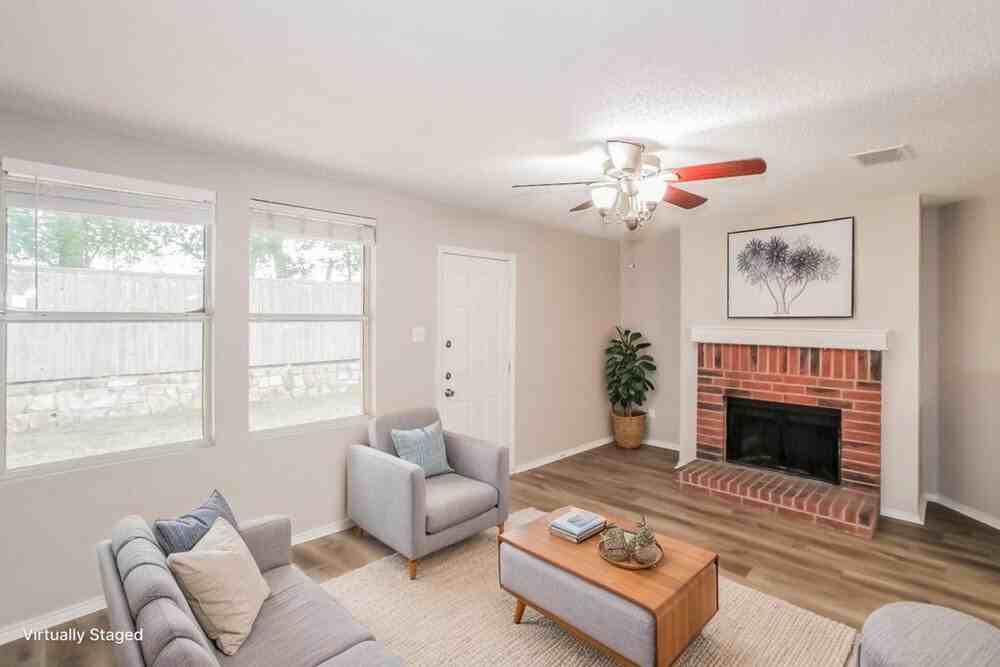2141 Shawnee Trl - Photo 3 of 19