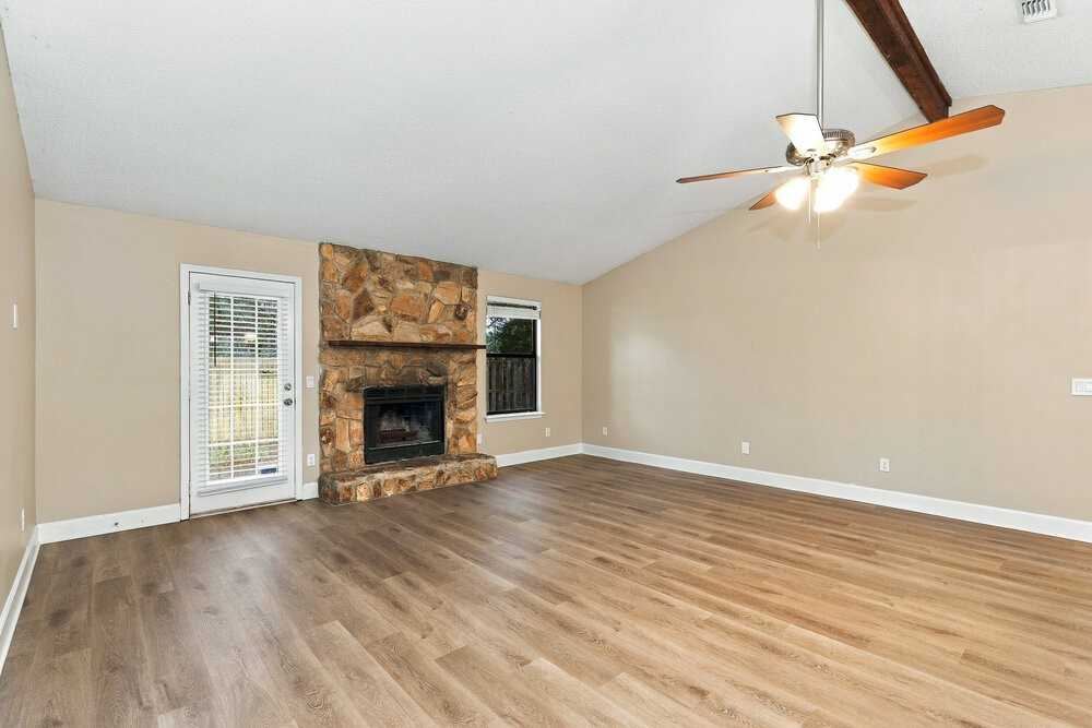 3141 Brachenbury Ln - Photo 5 of 16