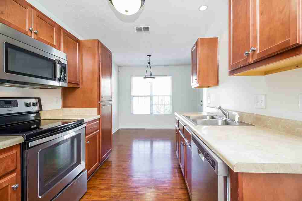 1632 Antebellum Dr - Photo 7 of 20