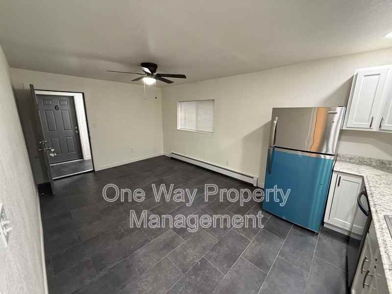 205 S 3rd Ave - Photo 4 of 10