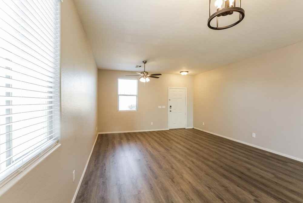 6516 S 74th Ln - Photo 6 of 17