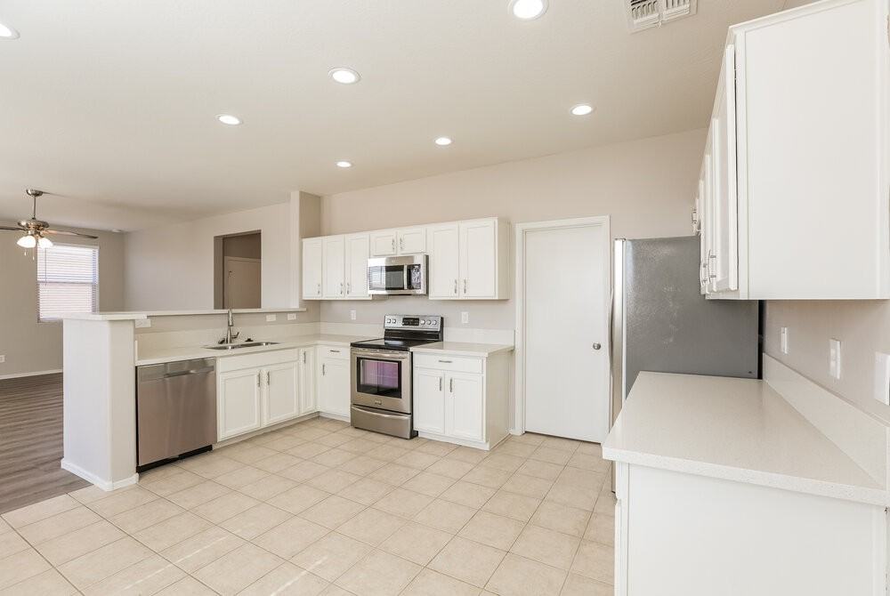 6516 S 74th Ln - Photo 7 of 17