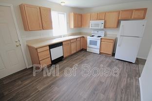 1031 E Iowa Ave #1 - Photo 1 of 1