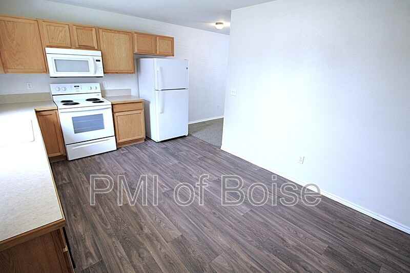 1031 E Iowa Ave #1 - Photo 2 of 17