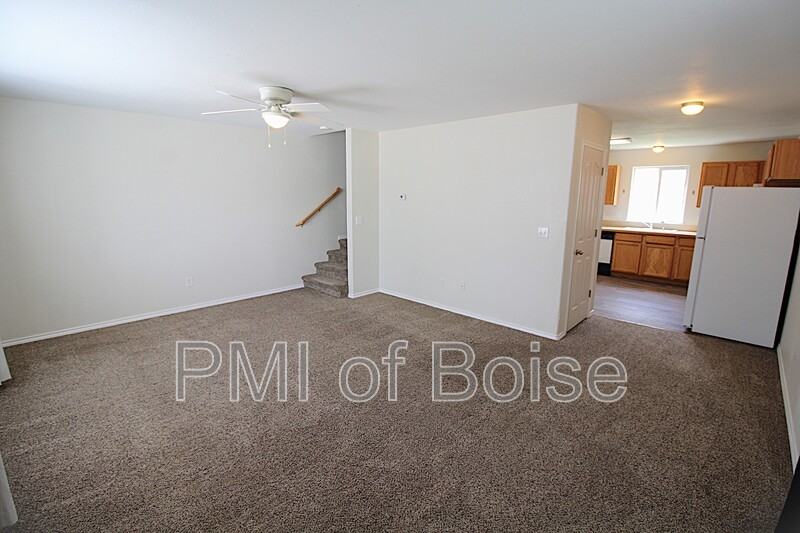 1031 E Iowa Ave #1 - Photo 3 of 17