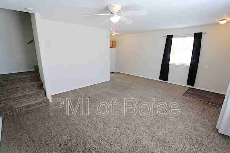 1031 E Iowa Ave #1 - Photo 4 of 17