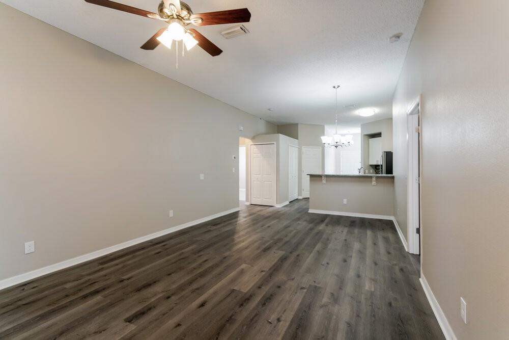 7409 Sade St - Photo 4 of 16