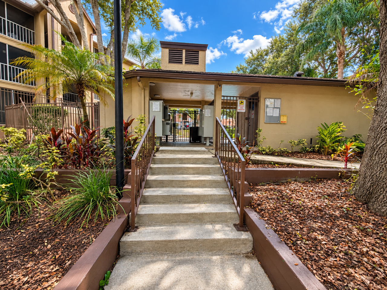 974 Leeward Pl #101 - Photo 3 of 11