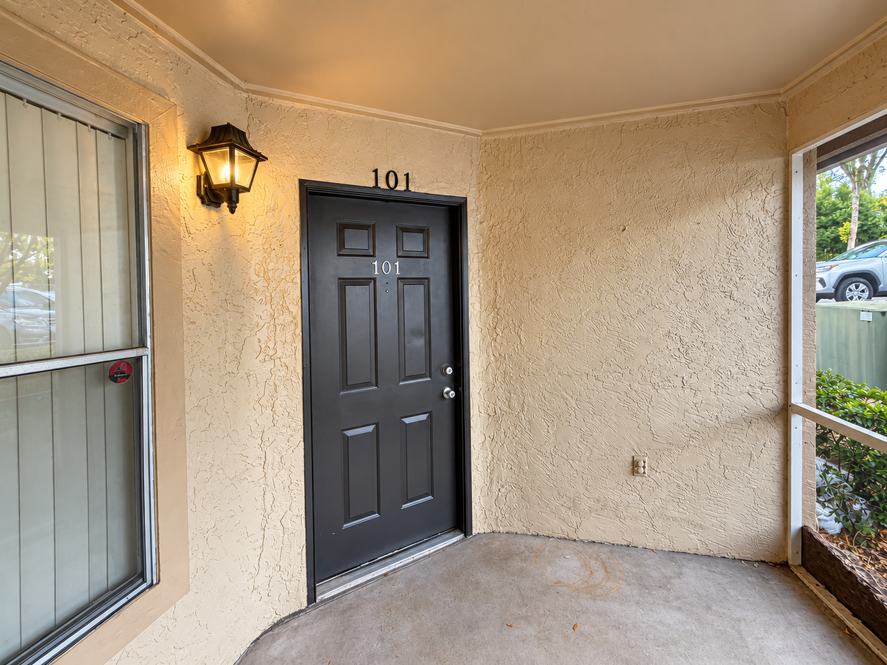 974 Leeward Pl #101 - Photo 4 of 11