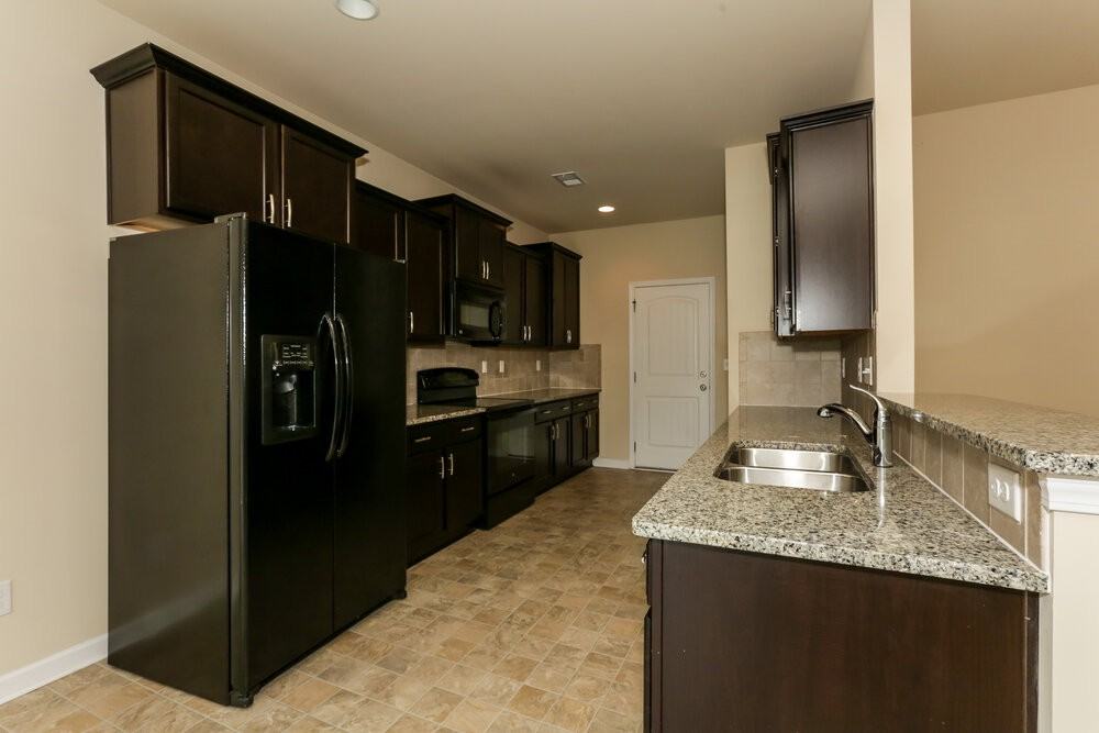 434 Knothole Ln - Photo 5 of 18