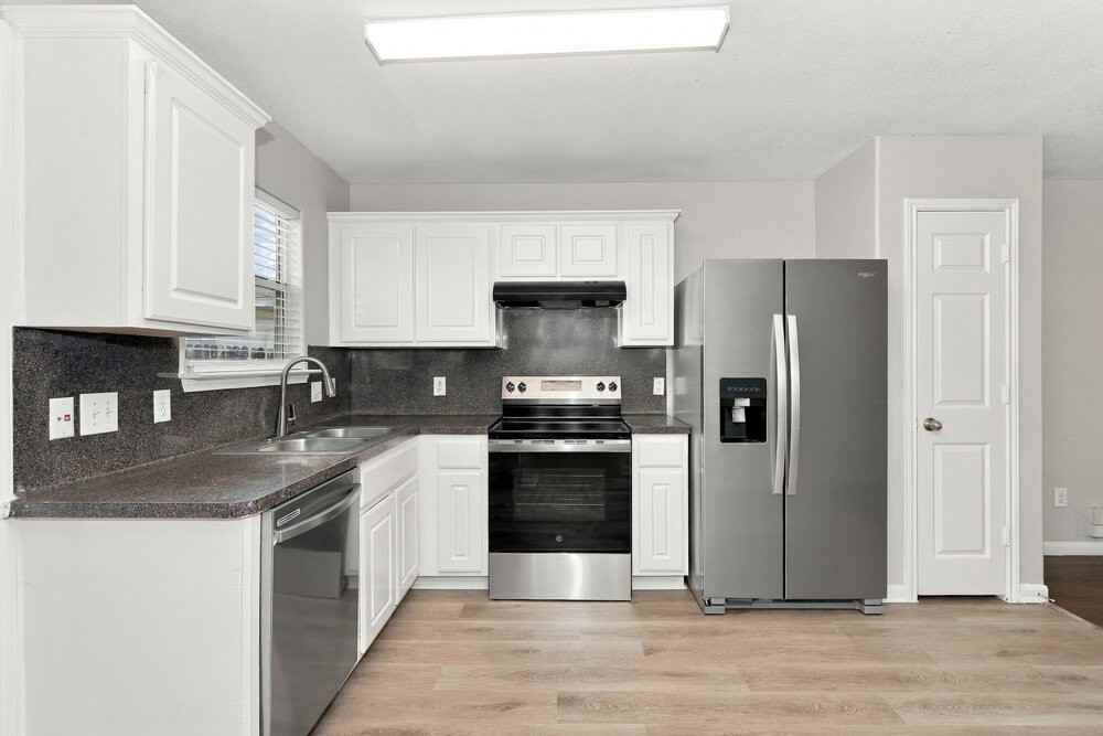 3922 Hollow Cove Ln - Photo 7 of 17