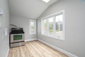 featured image of 99 B-99 Rue Saint-Hyacinthe