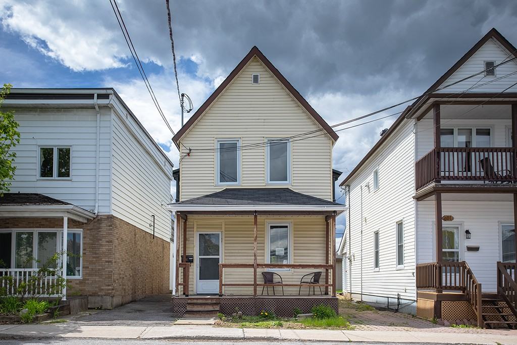 99 B-99 Rue Saint-Hyacinthe - Photo 3 of 20