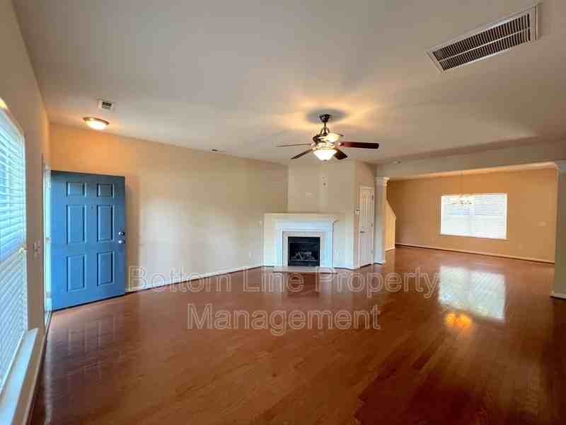 2617 Saint Helena Ct - Photo 2 of 23