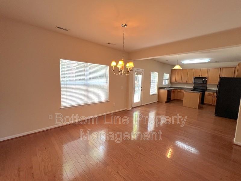 2617 Saint Helena Ct - Photo 5 of 23