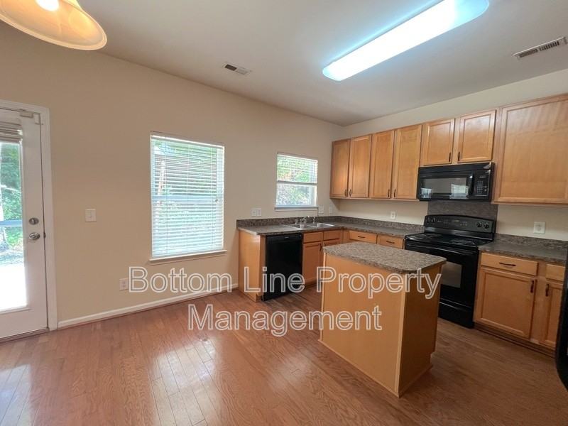 2617 Saint Helena Ct - Photo 7 of 23