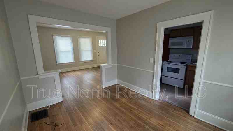 41 University St - Photo 4 of 15