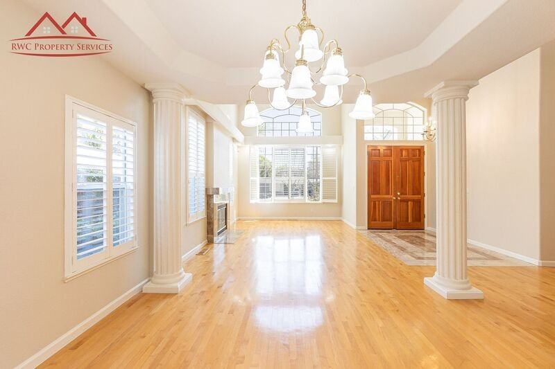 10415 Stern Ave - Photo 3 of 33