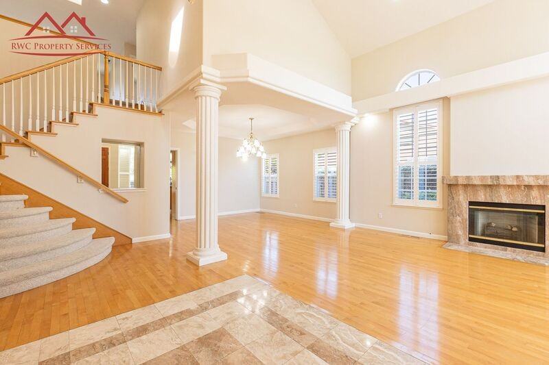 10415 Stern Ave - Photo 4 of 33