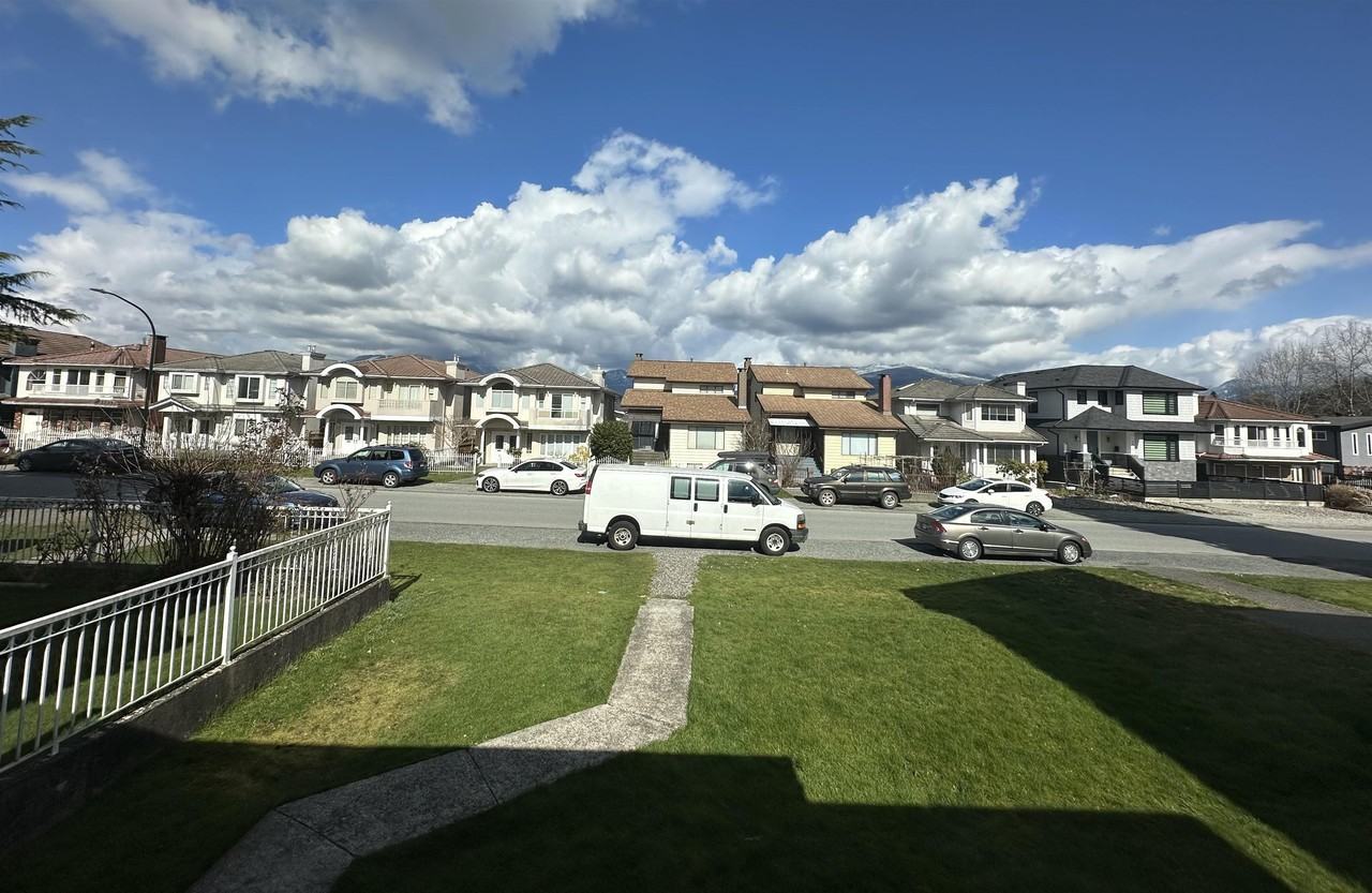 4472 Triumph Street - Photo 2 of 15