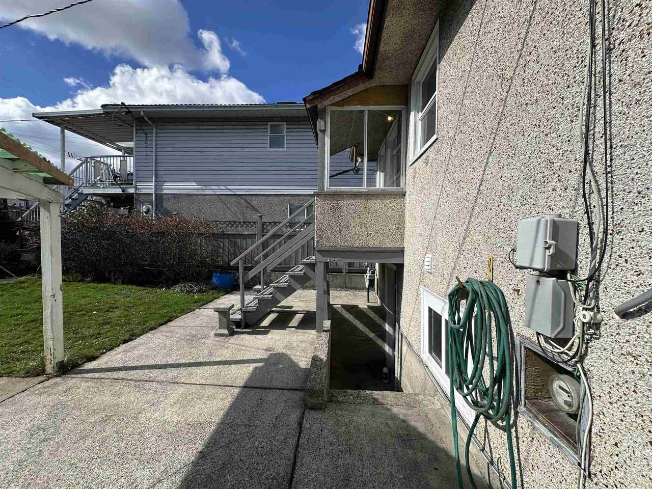 4472 Triumph Street - Photo 5 of 15