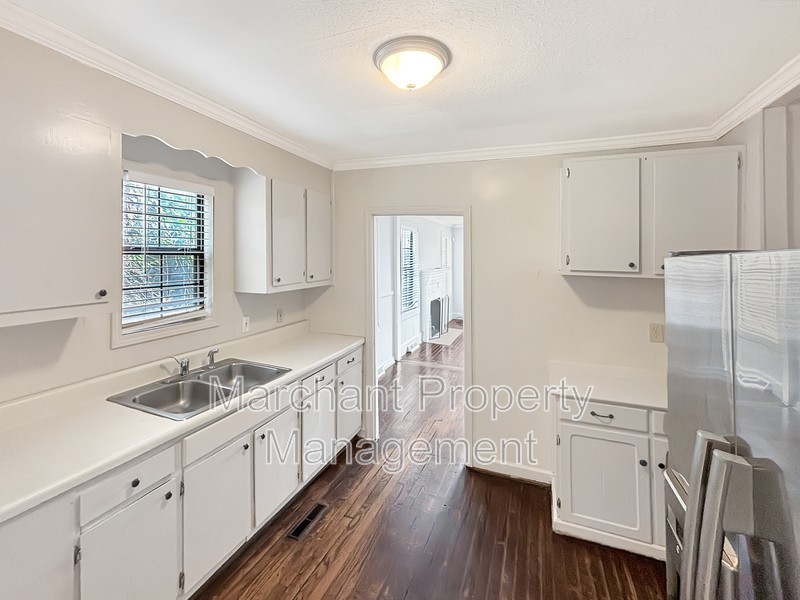 210 Ashley Ave - Photo 7 of 17