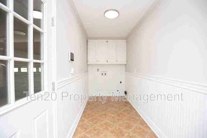 6820 Panstone Dr - Photo 5 of 26