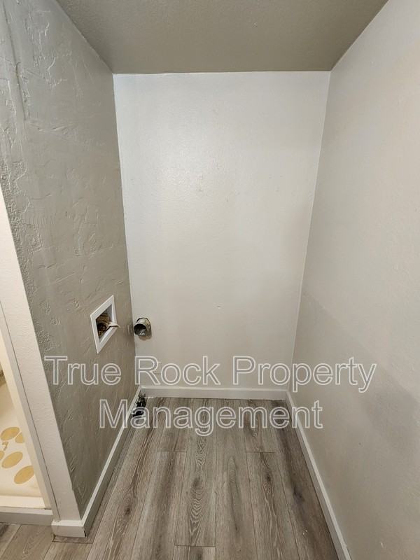 421 S Johnston St - Photo 5 of 7