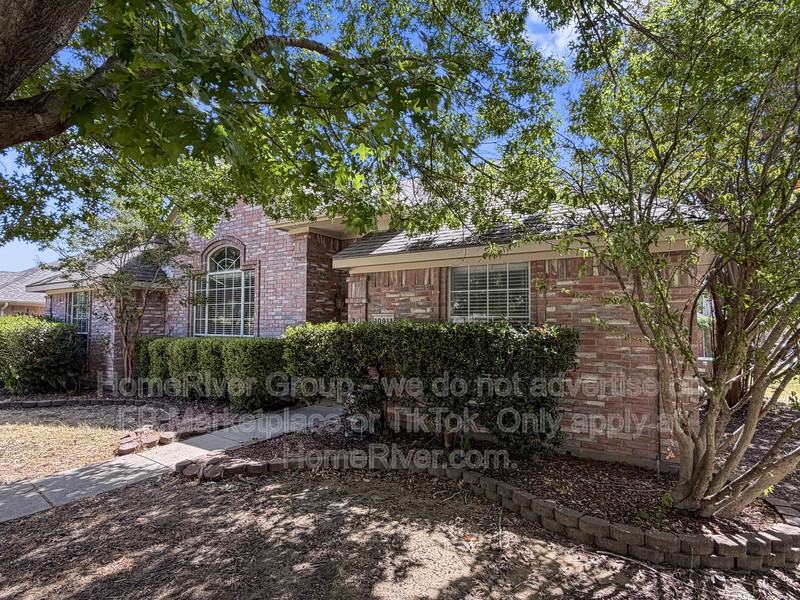 10911 Red Cedar Dr - Photo 2 of 21