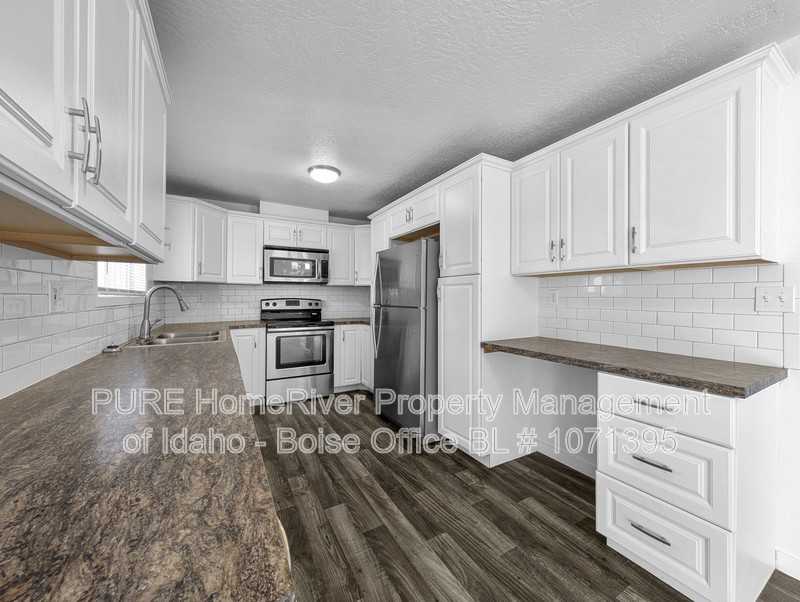 9127 Randolf Dr - Photo 4 of 18