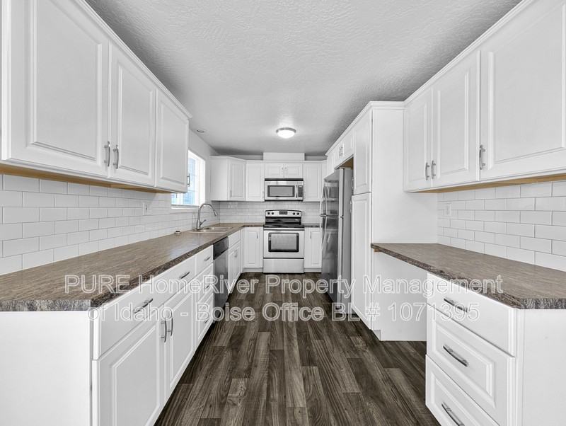 9127 Randolf Dr - Photo 5 of 18